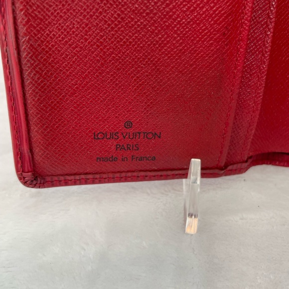 Louis Vuitton Vibrant Red Epi Kiss Lock Wallet - Picture 6 of 9